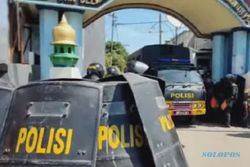 Polisi Sisir Gedung Pondok untuk Tangkap Anak Kiai Jombang Cabul