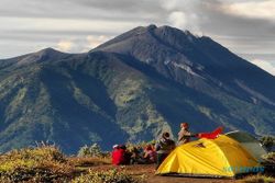 Ini 5 Jalur Pendakian Gunung Merbabu, Mana Paling Menantang?