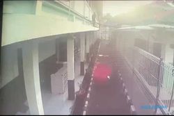 Terekam CCTV, Ini Detik-Detik Napi Rutan Solo Kabur Lewat Atap Masjid