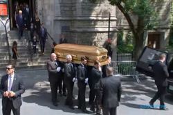 Donald Trump dan Anak-anaknya Menghadiri Pemakaman Ivana Trump