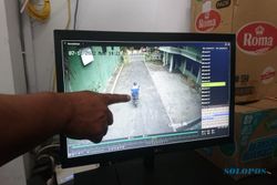 Toko Keramik di Ponorogo Dibobol Maling, Aksi Pelaku Terekam CCTV!