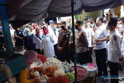 Bupati Sukoharjo Sidak Pasar, Harga Cabai Rawit Tembus Rp90.000