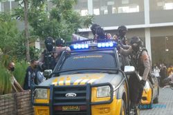 HUT Bhayangkara ke-76, Polisi Wonogiri Peragakan Simulasi Penggerebekan