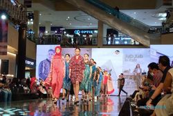 Puluhan Model Meriahkan Pembukaan Solo Fashion Week 2022 di Mal Paragon