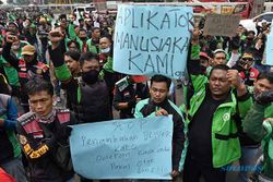 Ribuan Pengemudi Ojol Demo di Depan Gedung DPR Jakarta, Sampaikan 4 Tuntutan