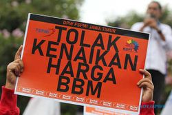 Tolak Kenaikan Harga BBM, Ratusan Buruh Demo di Depan Gedung Grahadi Surabaya