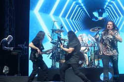 Konser Dream Theater, Dua Jam Hipnotis Ribuan Fans di Manahan Solo