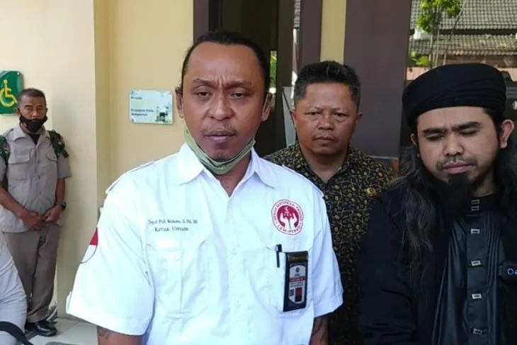 Berbuntut Panjang, Gus Samsudin Laporkan Pesulap Merah ke Polda Jatim