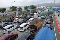 Pelabuhan Gilimanuk Bali Ditutup 4 Jam, Ratusan Kendaraan Menumpuk