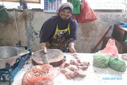 Harga Daging Ayam Naik, Pedagang Pasar Wonogiri Diprotes Pembeli