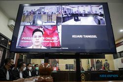 Indra Kenz Jalani Sidang Perdana Kasus Penipuan Binomo di PN Tangerang