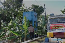 Bantu Air Bersih di Bulu, Polres Sukoharjo Gunakan Mobil Water Canon