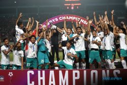 Dikritik Ikut Angkat Trofi Juara Piala AFF U-16, Ini Jawaban Menpora