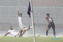 Hasil Liga 1: Lapangan Sempat Tergenang, PSM Makassar Bekuk Rans 2-1