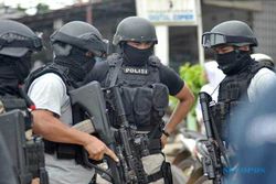 Densus 88 Polri Tangkap 8 Tersangka Terorisme di Riau