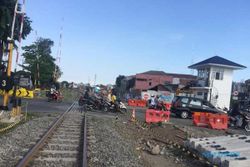 Penutupan Simpang Joglo-Viaduk Gilingan Solo, Warga: Terus Lewat Mana?