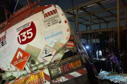 Kronologi Kecelakaan Truk Tangki Pertamina di Semarang