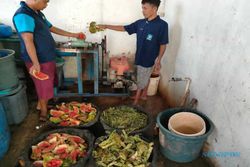 LP Kelas II B Klaten Berburu Sampah Organik ke Pasar Tradisional