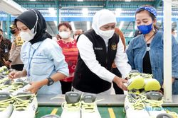 Jos! Pabrik Sepatu Asal Madiun Ekspor 14.150 Pasang Sepatu ke China
