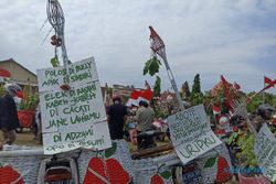 Pawai Rasa Demo, Intip Keseruan Iring-Iringan Bronjong Hias di Pranan Sukoharjo