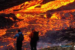 Pesona Wisata Erupsi Gunung Api yang Lagi Tren di Islandia