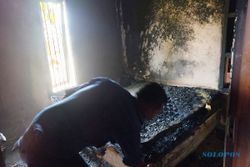 Diduga Konsleting, Kamar Rumah Warga di Perumahan Mekarsari Grobogan Terbakar