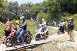 Jembatan Mojo Sukoharjo Ditutup: Jembatan Sasak Padat, Jalan Ciu Macet