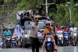 Aksi Bela Gubernur Papua Lukas Enembe, Ribuan Pendukung Turun ke Jalan