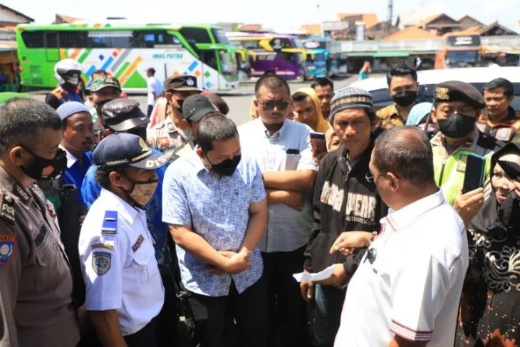 Oknum Petugas Dishub Lakukan Pungli di Kawasan Wisata Sunan Ampel Surabaya
