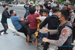 Kericuhan Warnai Demo Mahasiswa Menolak Kenaikan Harga BBM di Jombang