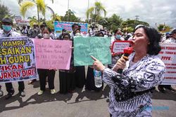 Tuntut Tunjangan Kinerja Daerah, Ratusan Guru Demo di Kantor DPRD Kalteng