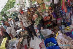 Pasca Naiknya Harga BBM, Gubernur Jateng Ganjar Pranowo Sidak ke Pasar dan SPBU