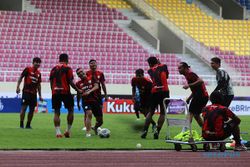 Latihan Skuad Persis Solo & Bali United Jelang Pertandingan Liga 1 di Manahan