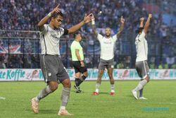 Kalahkan Tuan Rumah Arema FC 1-2, Persib Bandung Naik Posisi 8 Klasemen Liga 1