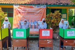 Belajar Demokrasi, Siswa SMPN 5 Klaten Pilih Ketua OSIS Ala Pemilu