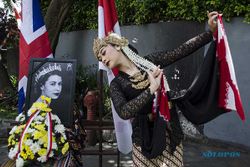 Seniman Bandung Tampilkan Tarian Penghormatan Terakhir untuk Ratu Elizabeth II