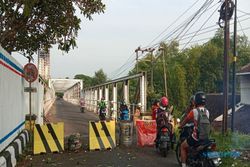 Jembatan Jurug A Menyusul Ditutup, Ratusan Pengendara Motor Kecele