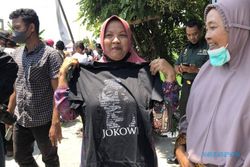 Iriana Jokowi Tutup Kunjungan di Sragen dengan Bagi-Bagi Kaus