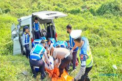 Ini Daftar Korban Meninggal Kecelakaan Minibus di Tol Batang