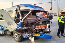 Kronologi Kecelakaan Beruntun Maut di Madiun, Kondisi 3 Kendaraan Rusak Parah