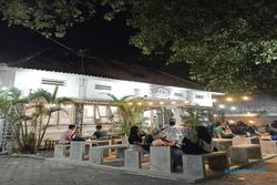 Bangunan Peningggalan Belanda di Tonggalan Klaten Ini Disulap Jadi Kafe Antik