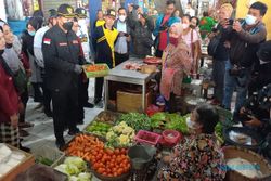 Tekan Angka Inflasi, Wali Kota Madiun Ngantor di Pasar Besar