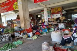 Agar Irit BBM, Warga Wonogiri Belanja Kebutuhan Sehari-Hari di Dekat Rumah
