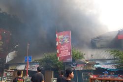 Kebakaran di Pasar Dungus Madiun, Ratusan Kios & Los Pedagang Ludes Terbakar