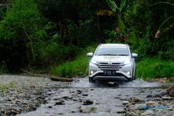 Daihatsu Terios 7 Wonders Eksplorasi Keindahan Baubau Sulawesi Tenggara
