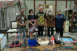 Bahas SMAN Pasar Kliwon, Rudy Bareng Anggota DPRD Solo Temui Ganjar Pranowo