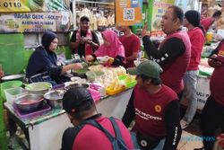 Go Nontunai di Pasar Tradisional Solo, Pedagang Sepuh Didorong Melek Digital