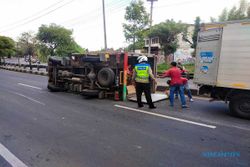 Kecelakaan Tunggal di Bantul, Truk Box Terguling di Ring Road Selatan