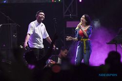 Nyanyikan Satru, Denny Caknan Duet dengan Wika Salim di Synchronize Fest 2022