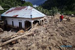 Puluhan Rumah Warga Rusak Diterjang Banjir dan Longsor di Mamuju Sulbar